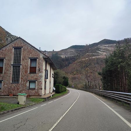 La Salmonera Cangas De Onis Cano Exterior photo