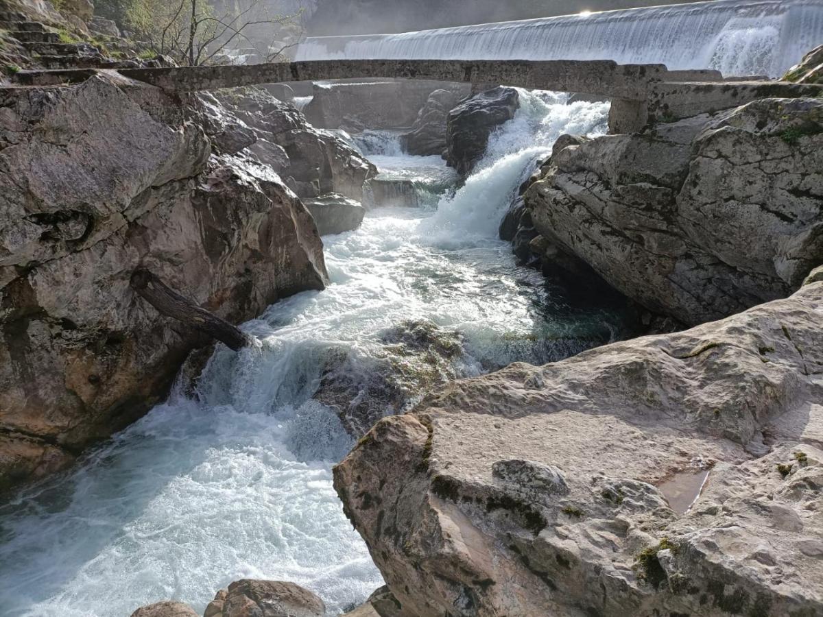 La Salmonera Cangas De Onis Cano Exterior photo