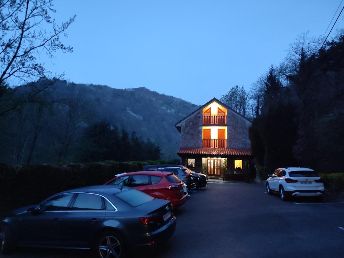 La Salmonera Cangas De Onis Cano Exterior photo