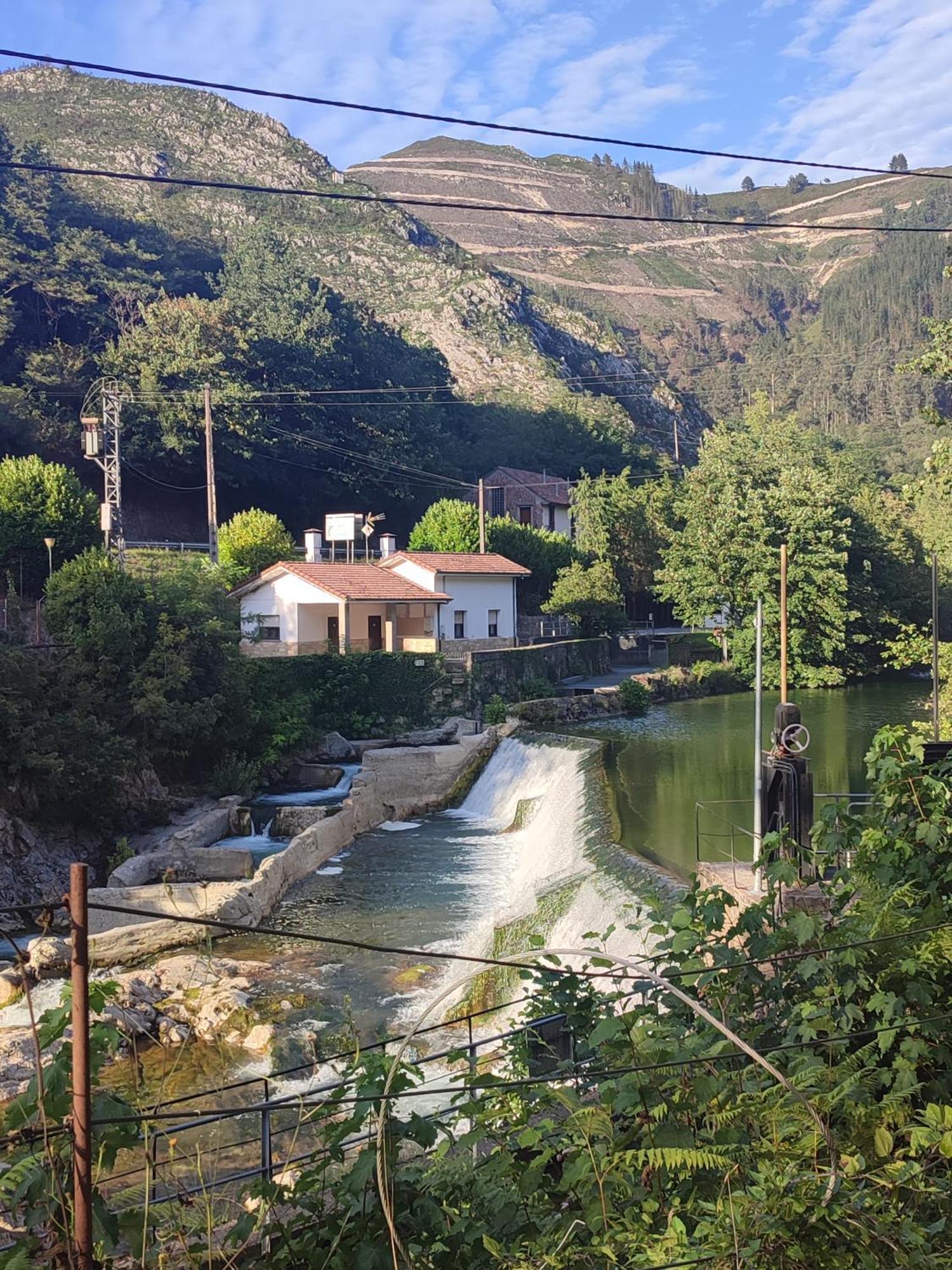 La Salmonera Cangas De Onis Cano Exterior photo