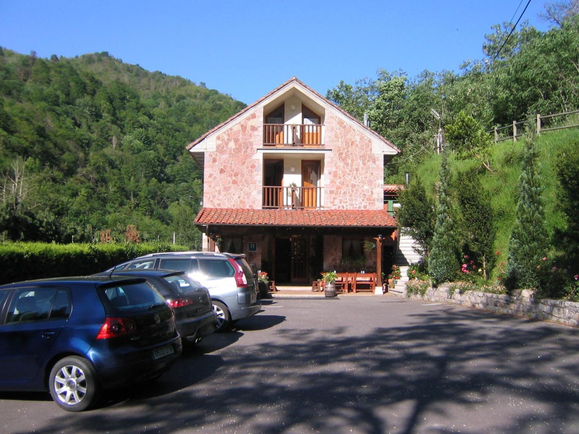 La Salmonera Cangas De Onis Cano Exterior photo