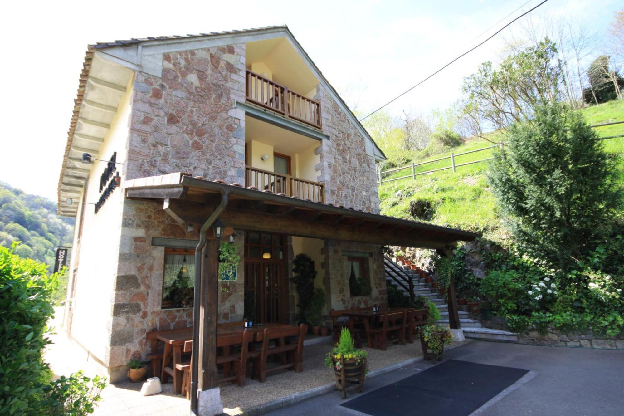 La Salmonera Cangas De Onis Cano Exterior photo